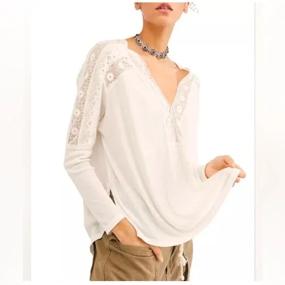 Free People Lola Lace Tee.  NWOT size XS. - Picture 3 of 8